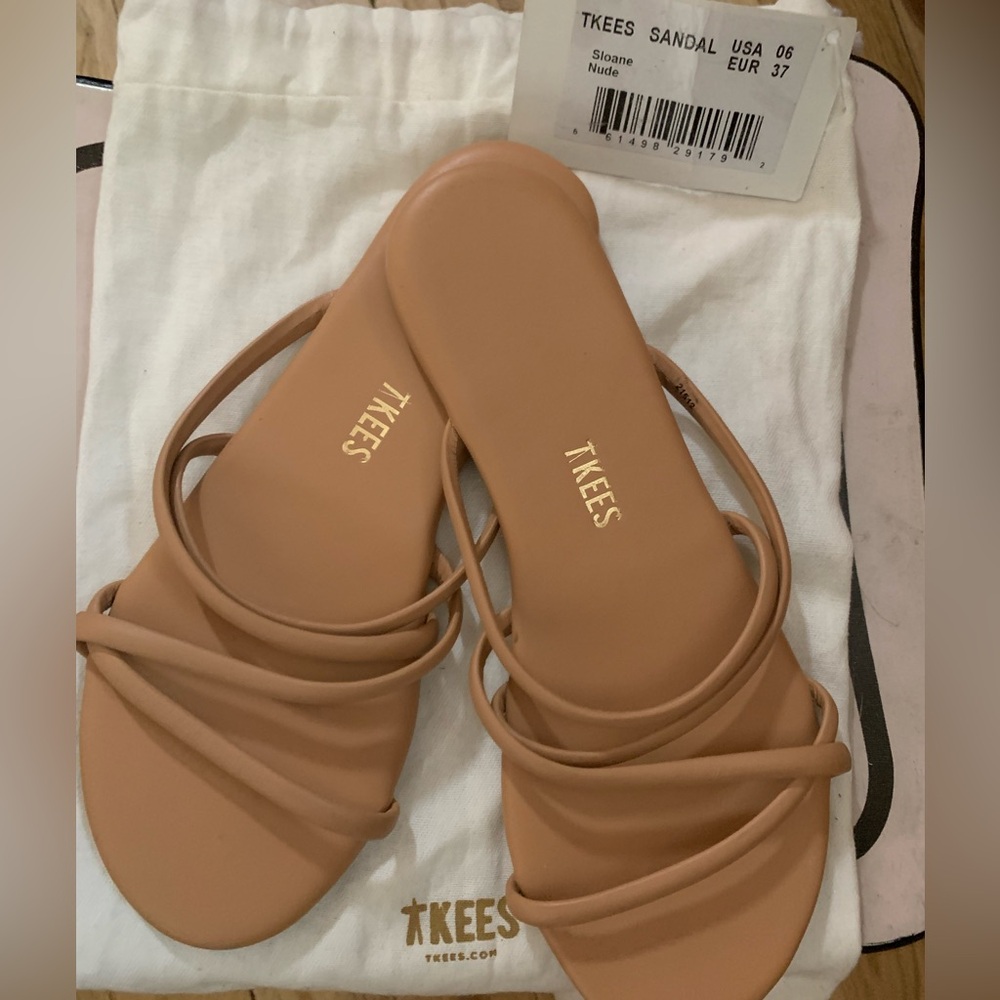 TKEES Sloane nude Sandals. NWT. Size 37 euro but fits a size 6.